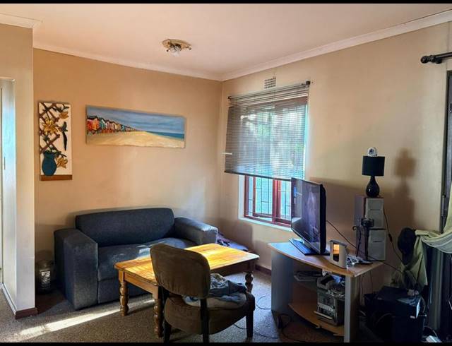 3 BEDROOM HOUSE FOR SALE IN BOSTON